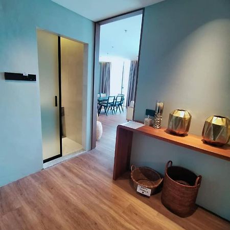 Roxy Beach Resort Sematan 外观 照片