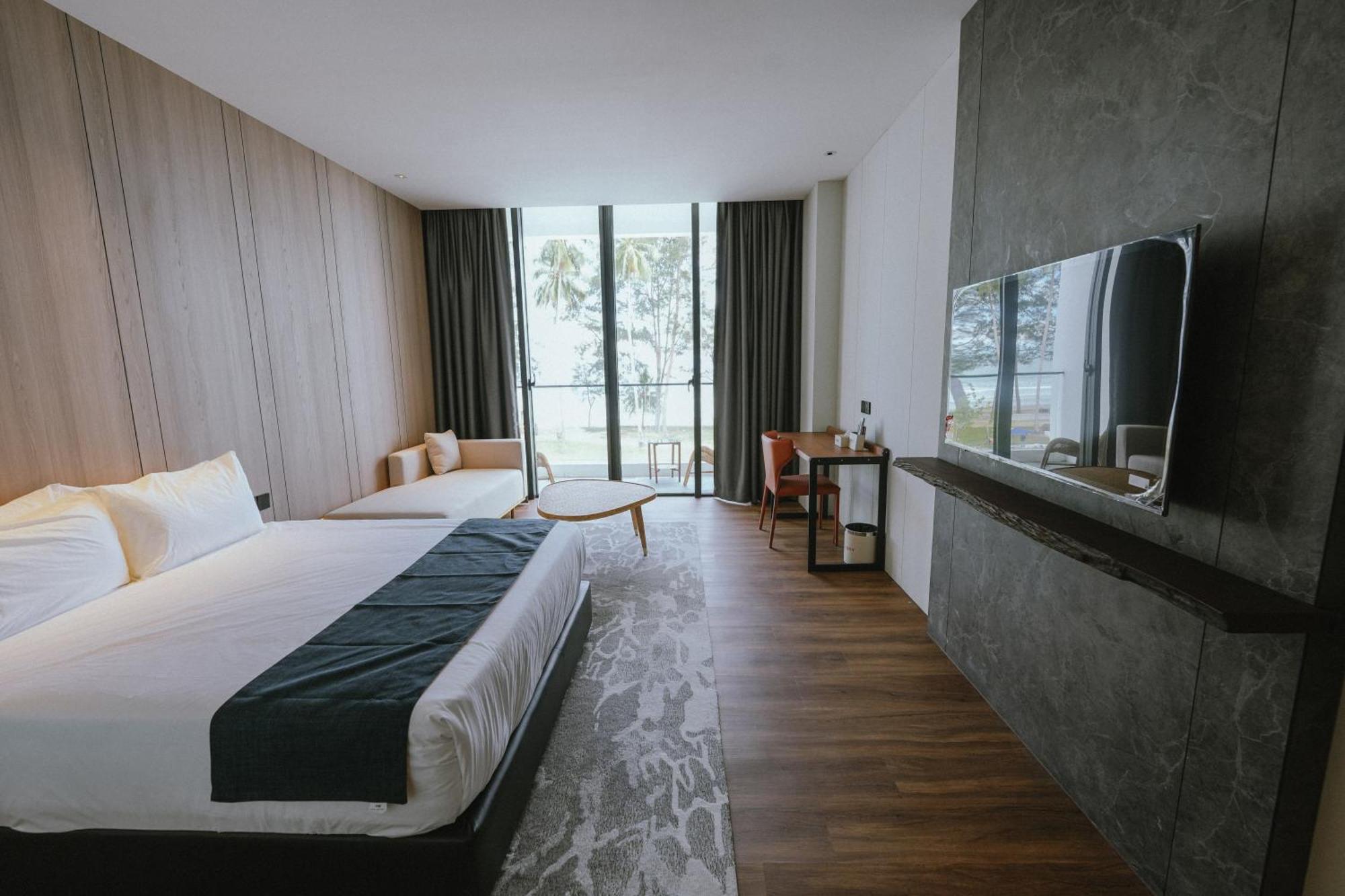 Roxy Beach Resort Sematan 外观 照片