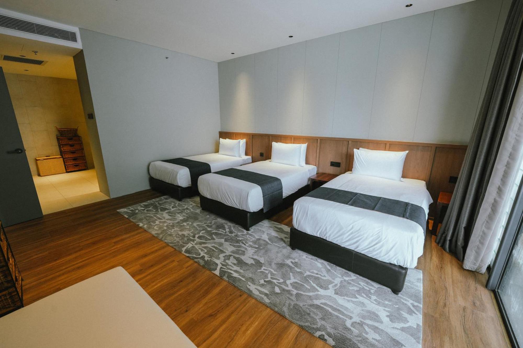 Roxy Beach Resort Sematan 外观 照片