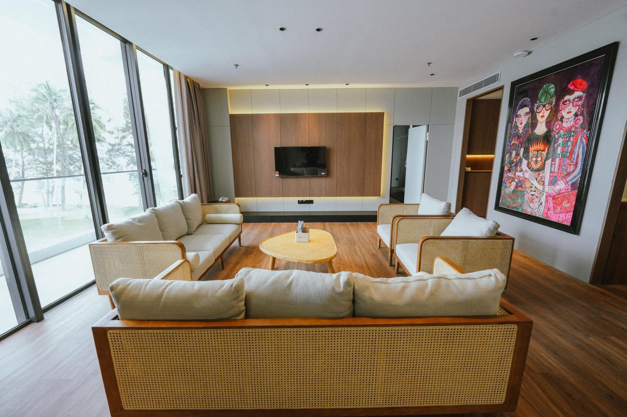 Roxy Beach Resort Sematan 外观 照片