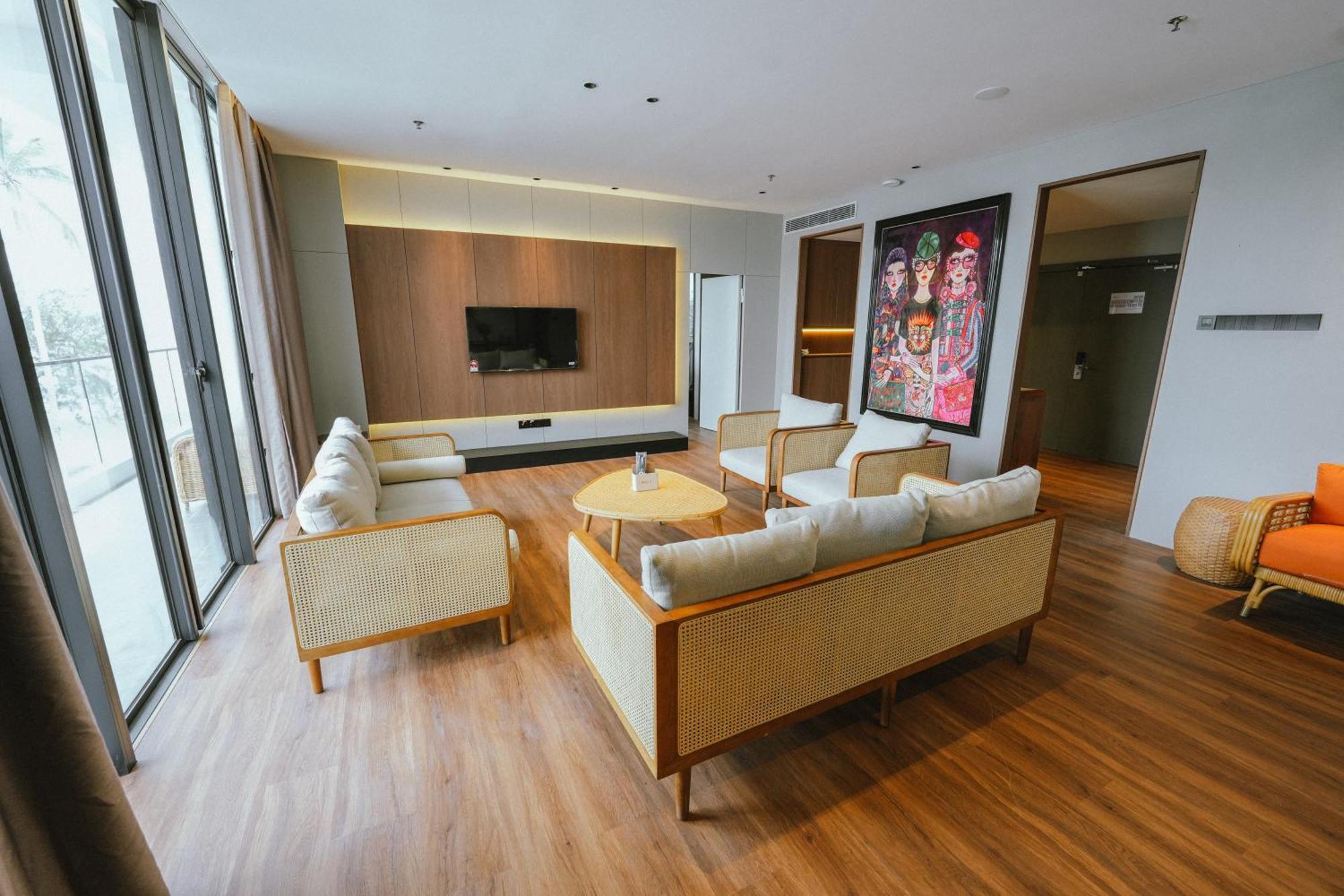 Roxy Beach Resort Sematan 外观 照片