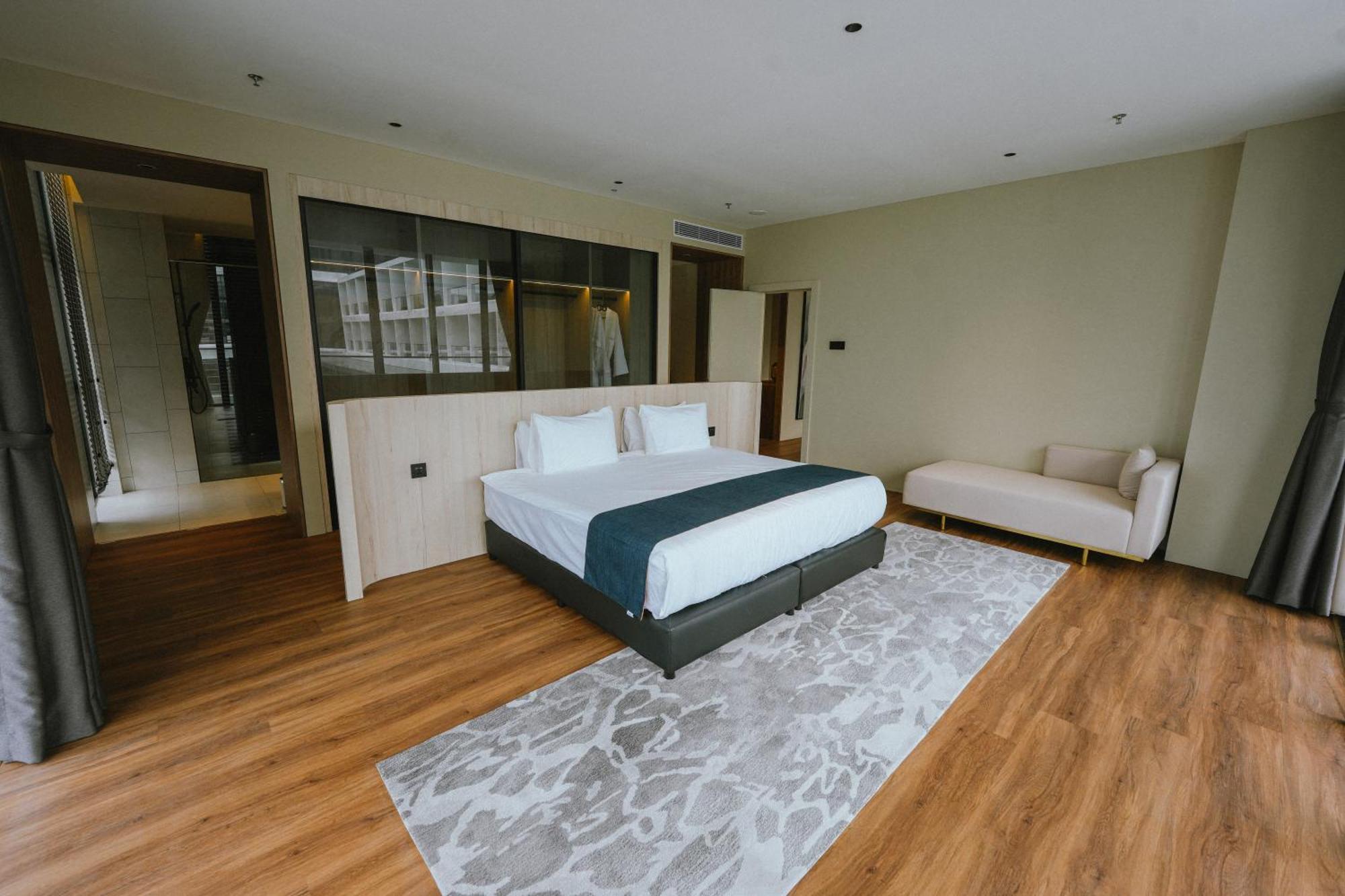 Roxy Beach Resort Sematan 外观 照片