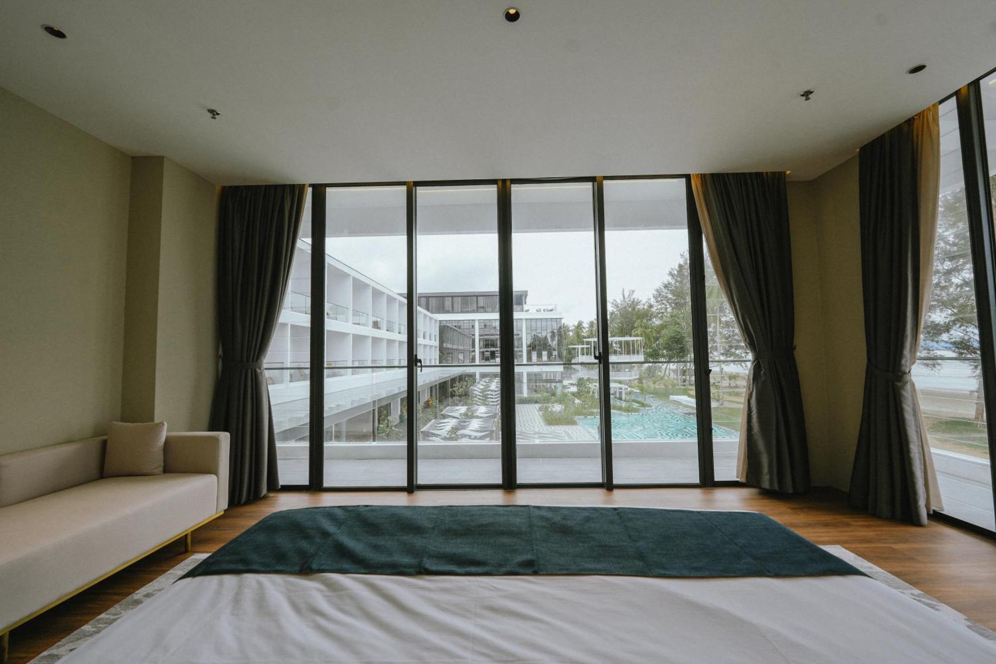 Roxy Beach Resort Sematan 外观 照片