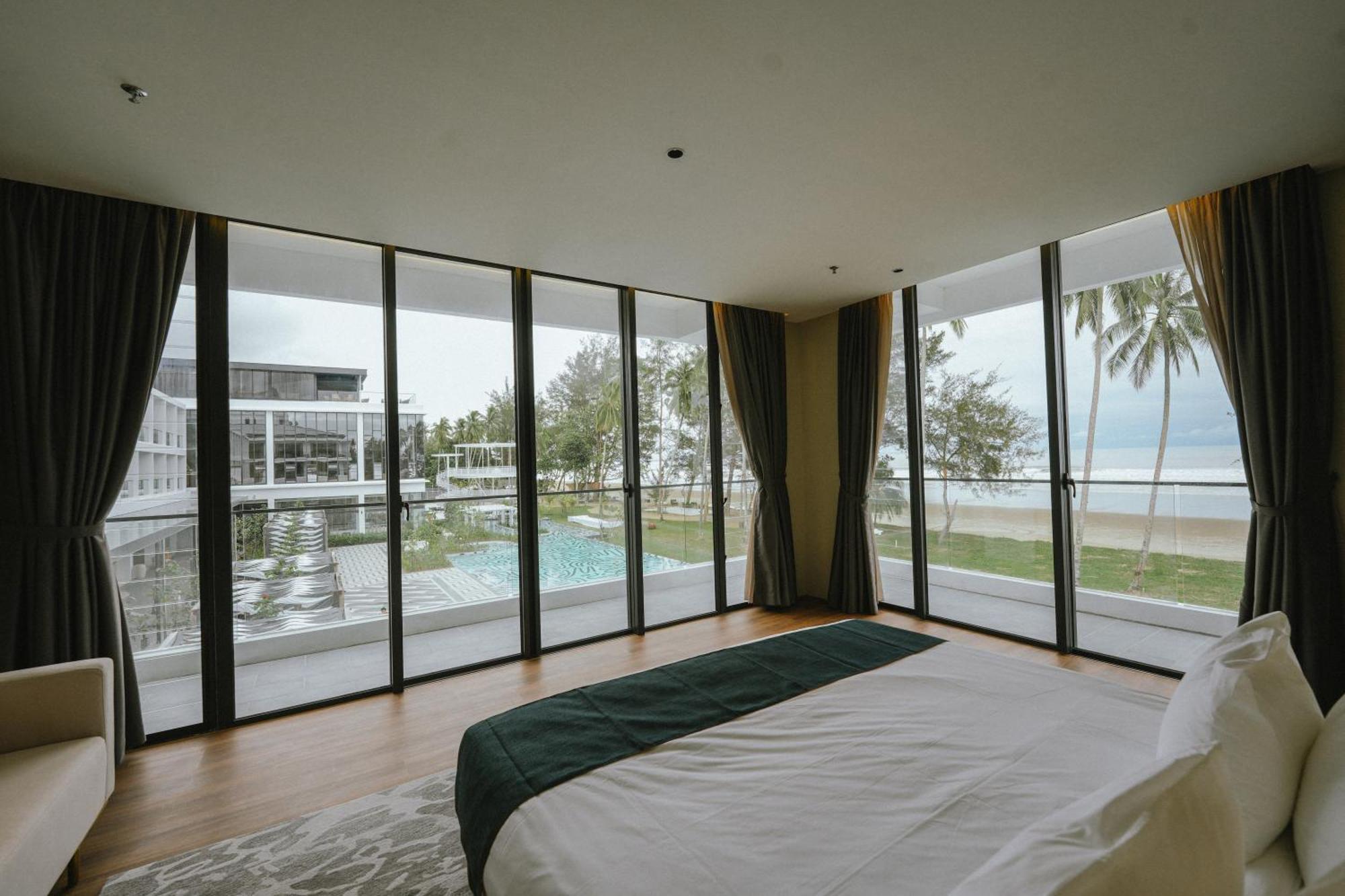 Roxy Beach Resort Sematan 外观 照片