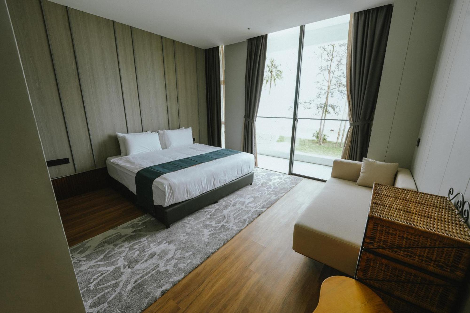 Roxy Beach Resort Sematan 外观 照片