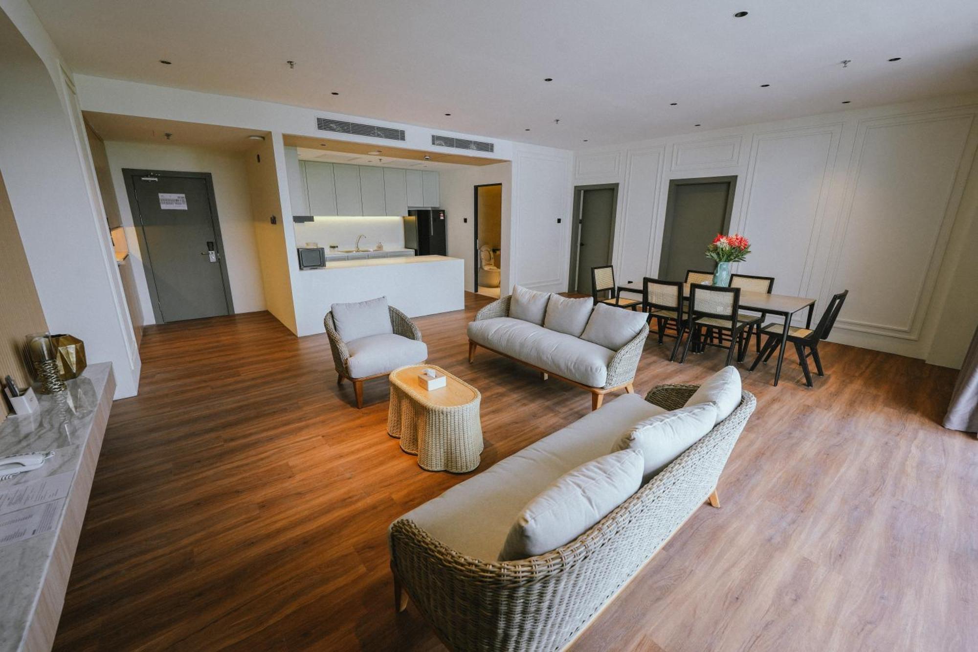 Roxy Beach Resort Sematan 外观 照片