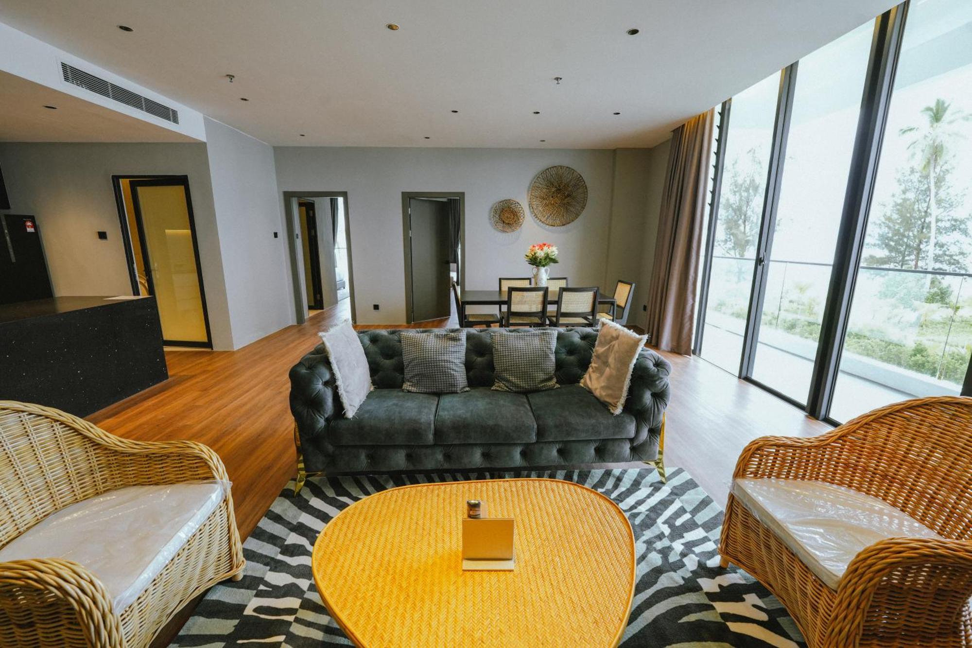 Roxy Beach Resort Sematan 外观 照片