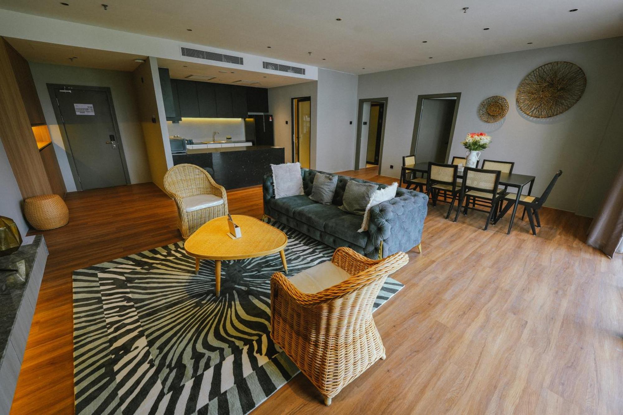 Roxy Beach Resort Sematan 外观 照片