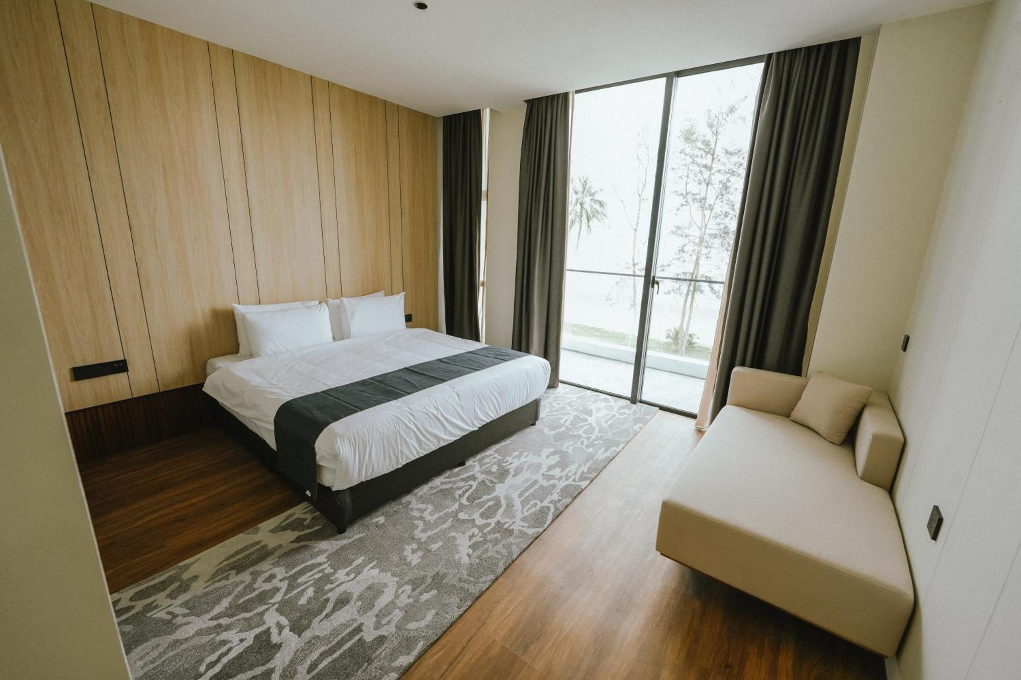Roxy Beach Resort Sematan 外观 照片