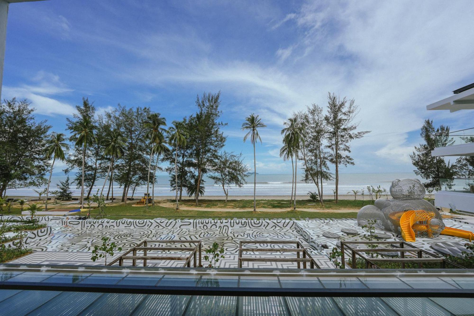 Roxy Beach Resort Sematan 外观 照片