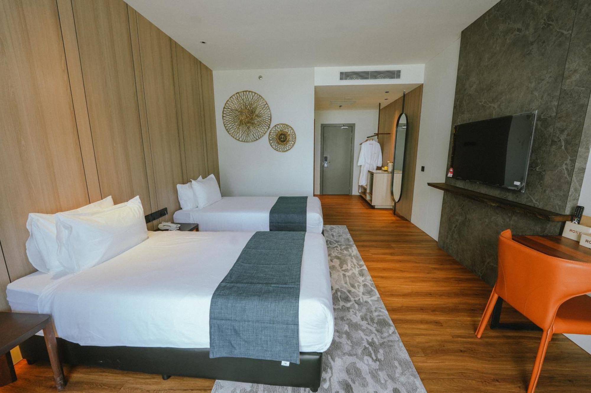 Roxy Beach Resort Sematan 外观 照片